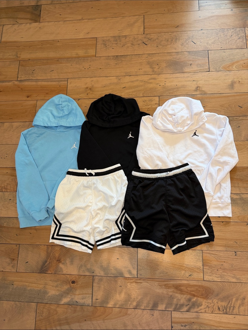 Excellent boys Jordan lot. Hoodies Basketball Shorts Light Blue, Black, White M